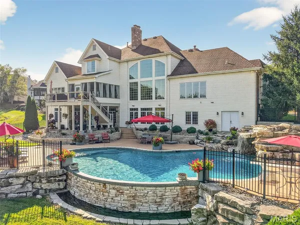 $1,500,000 | 544 Forest Crest, Lake St. Louis, MO 63367