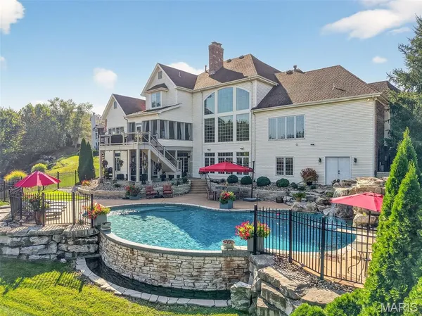 $1,500,000 | 544 Forest Crest, Lake St. Louis, MO 63367