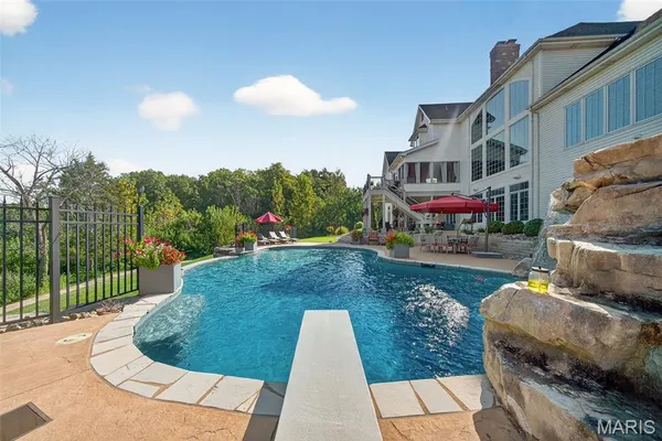 $1,500,000 | 544 Forest Crest, Lake St. Louis, MO 63367