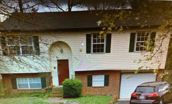 $2,300 | 1824 Strathmore Road, Knoxville, TN 37922