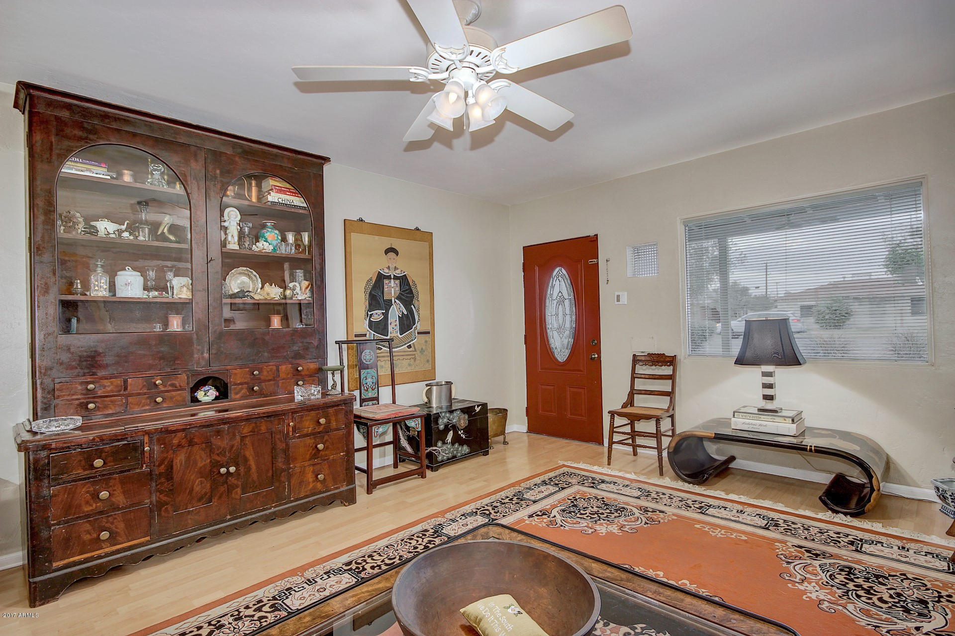 2157 West Osborn Road Phoenix, AZ 85015 - Photo 5 of 26 Living room