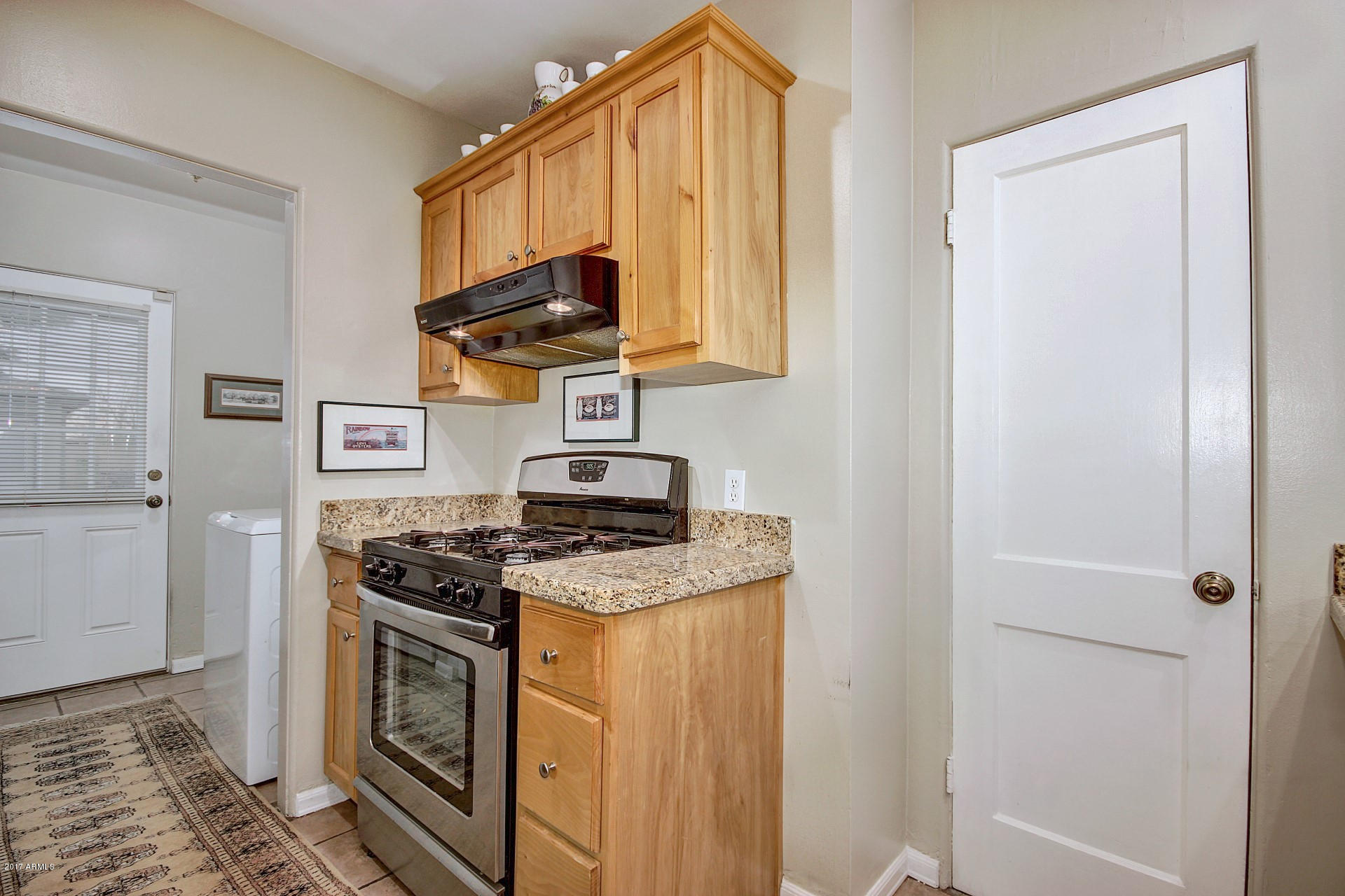 2157 West Osborn Road Phoenix, AZ 85015 - Photo 10 of 26 kitchen