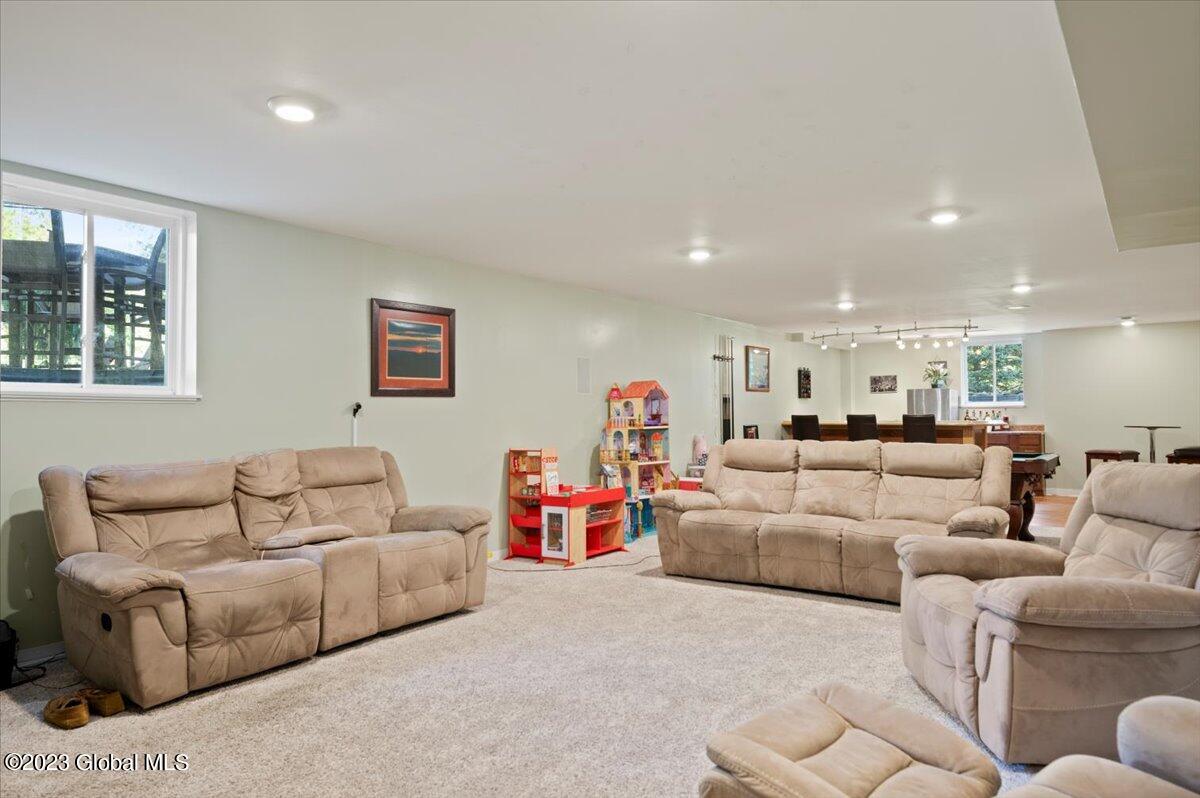 266 Old Post Road Malta, NY 12020 - Photo 27 of 44 41-FJD_1857