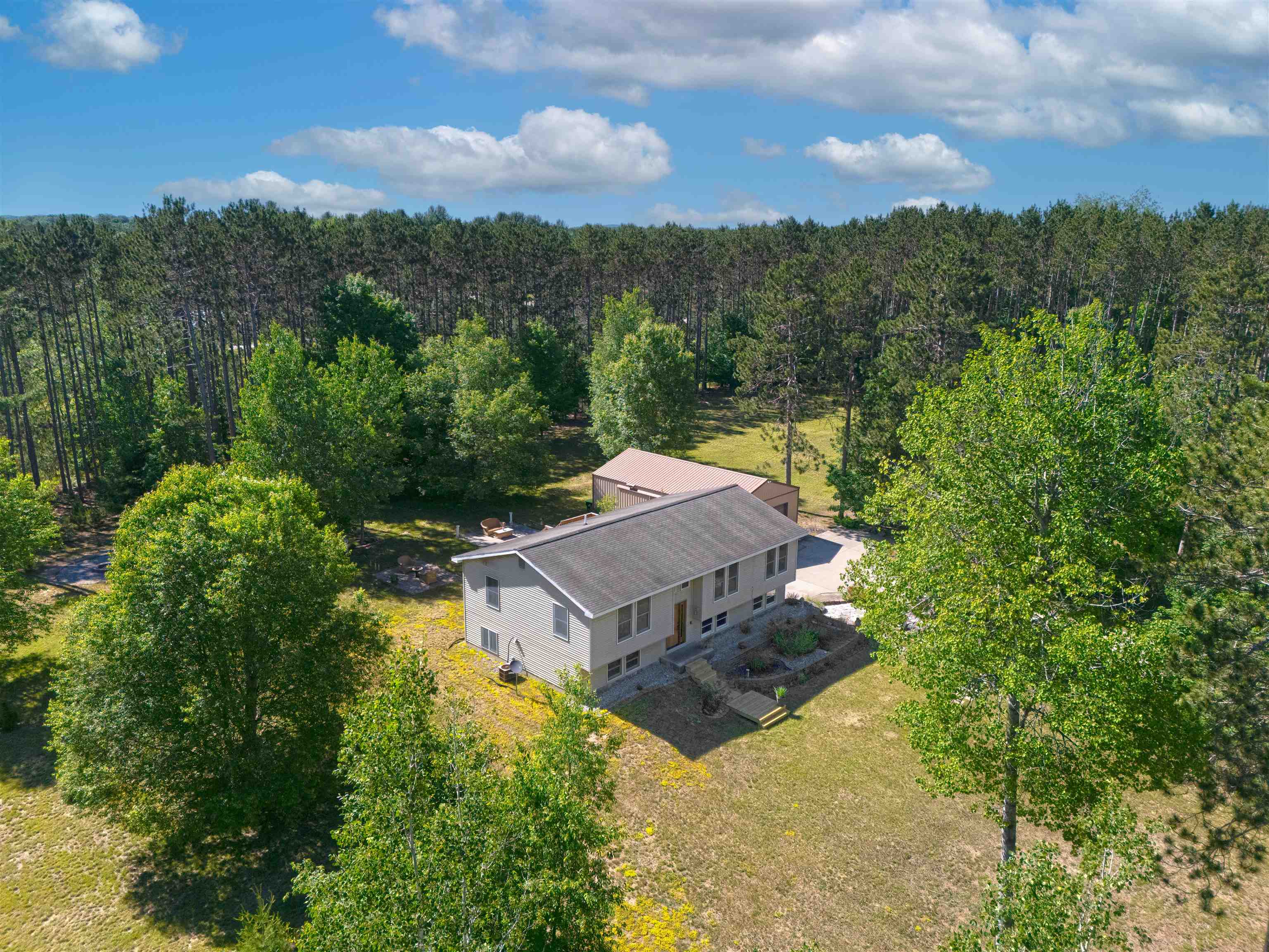 10705 Thiel Road Traverse City, MI 49685 - Photo 20 of 22