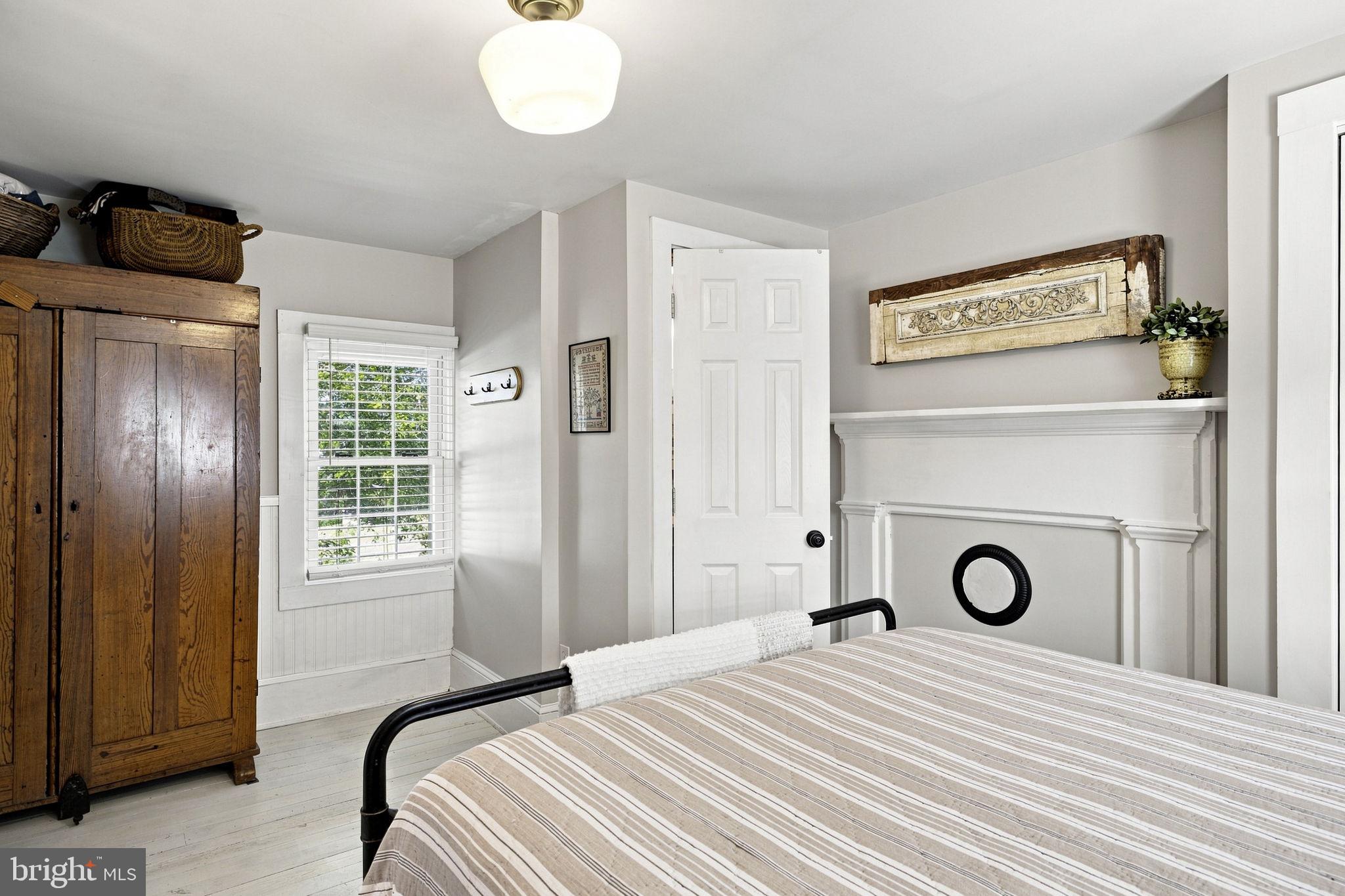 65 Dennis Road Castleton, VA 22716 - Photo 32 of 83 Upper Level Bedroom with Full Bath