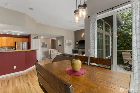 $420,000 | 15325 Southeast 155th Place, Unit V2, Renton, WA 98058
