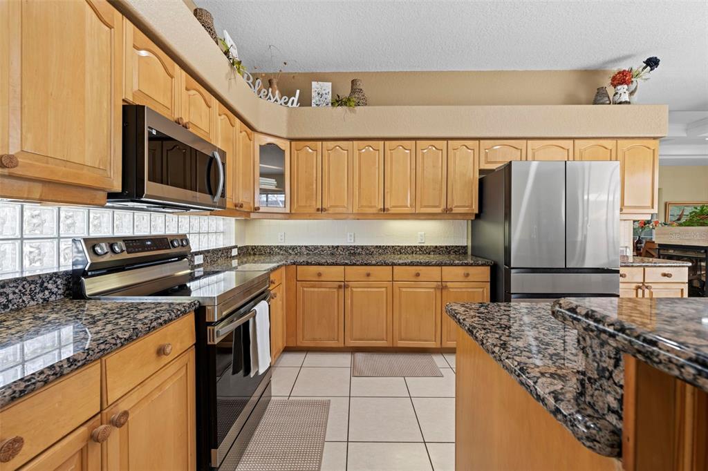 15198 Surrey Bend Spring Hill, FL 34609 - Photo 16 of 56