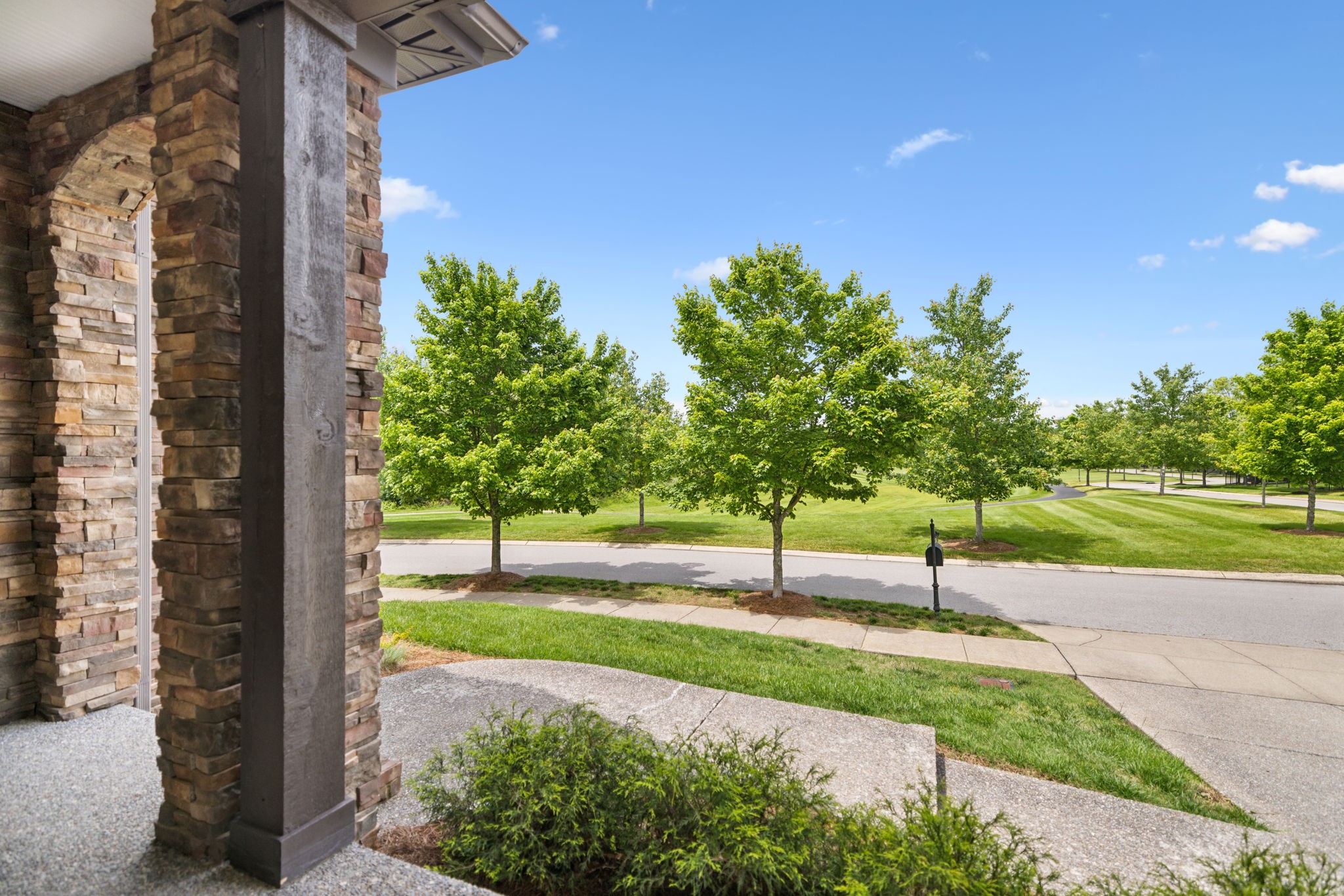 336 Alfred Ladd Road East Franklin, TN 37064 - Photo 4 of 53 Gallery Image 4