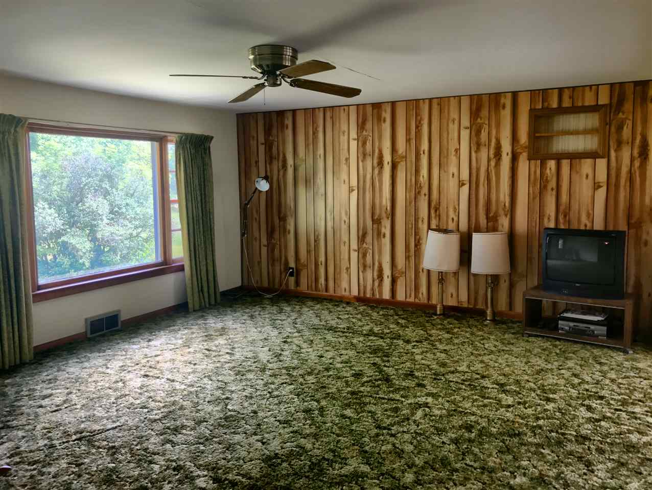 7301 Mick Road Benzonia, MI 49616 - Photo 10 of 36 1834948-9.JPG