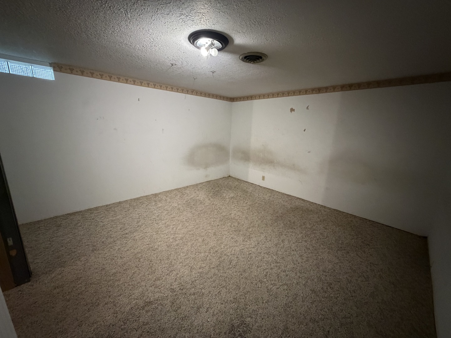 4019 5th Street East Moline, IL 61244 - Photo 31 of 37 an empty room with a empty space and windows