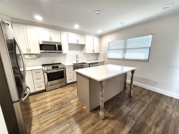 $2,500 | 160 Joanne Place, Oldsmar, FL 34677