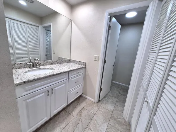 $2,500 | 160 Joanne Place, Oldsmar, FL 34677