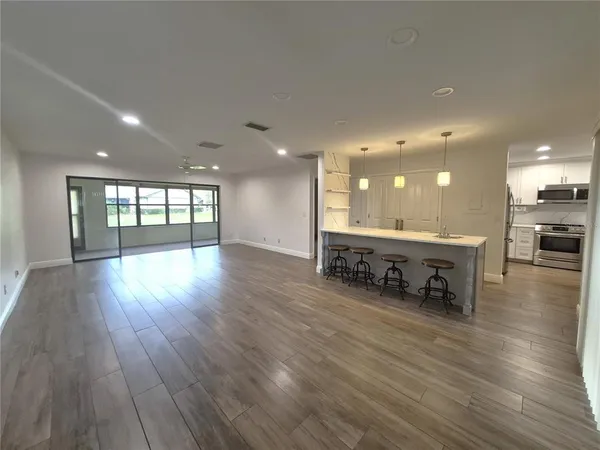 $2,500 | 160 Joanne Place, Oldsmar, FL 34677