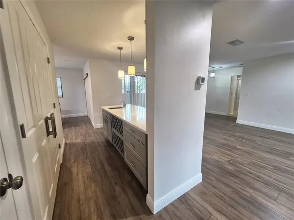 $2,500 | 160 Joanne Place, Oldsmar, FL 34677