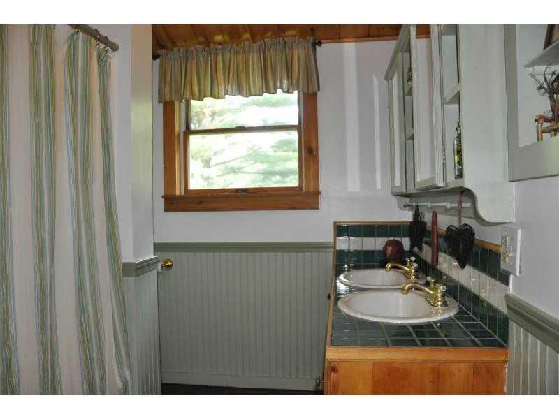 135 Meadow Road Winterport, ME 04496 - Photo 25 of 34 Bathroom.