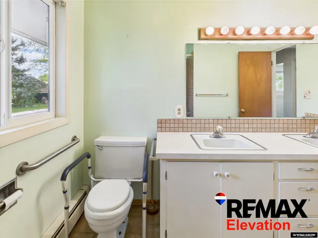 $270,000 | 905 South 9th Street, Basin, WY 82410