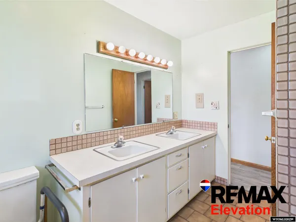 $260,000 | 905 South 9th Street, Basin, WY 82410