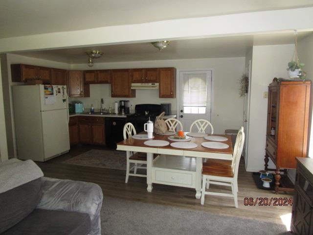 2425 North Drive Fenton, MI 48430 - Photo 5 of 10