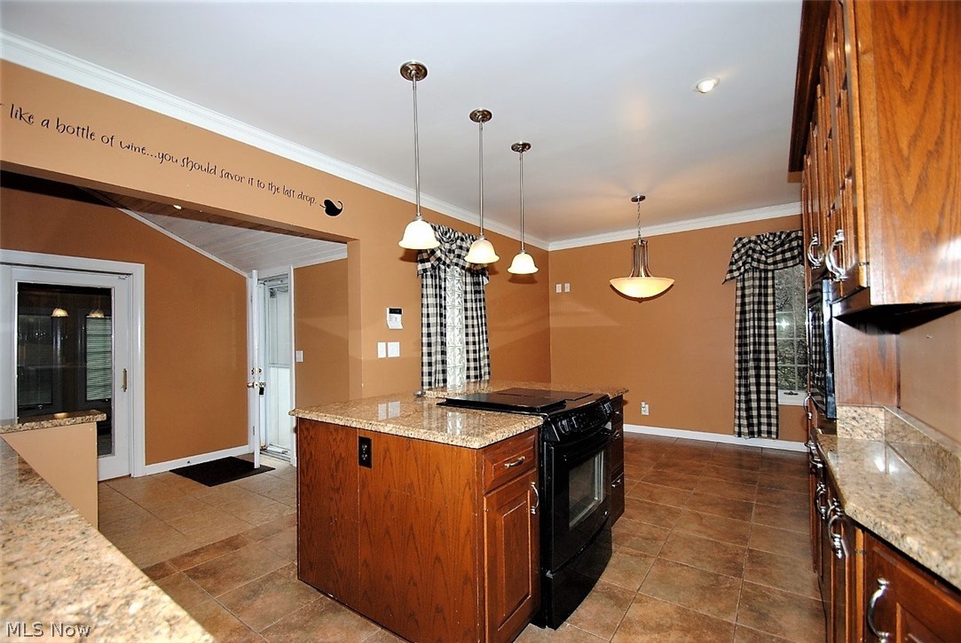1141 Lander Road Cleveland, OH 44124 - Photo 13 of 34