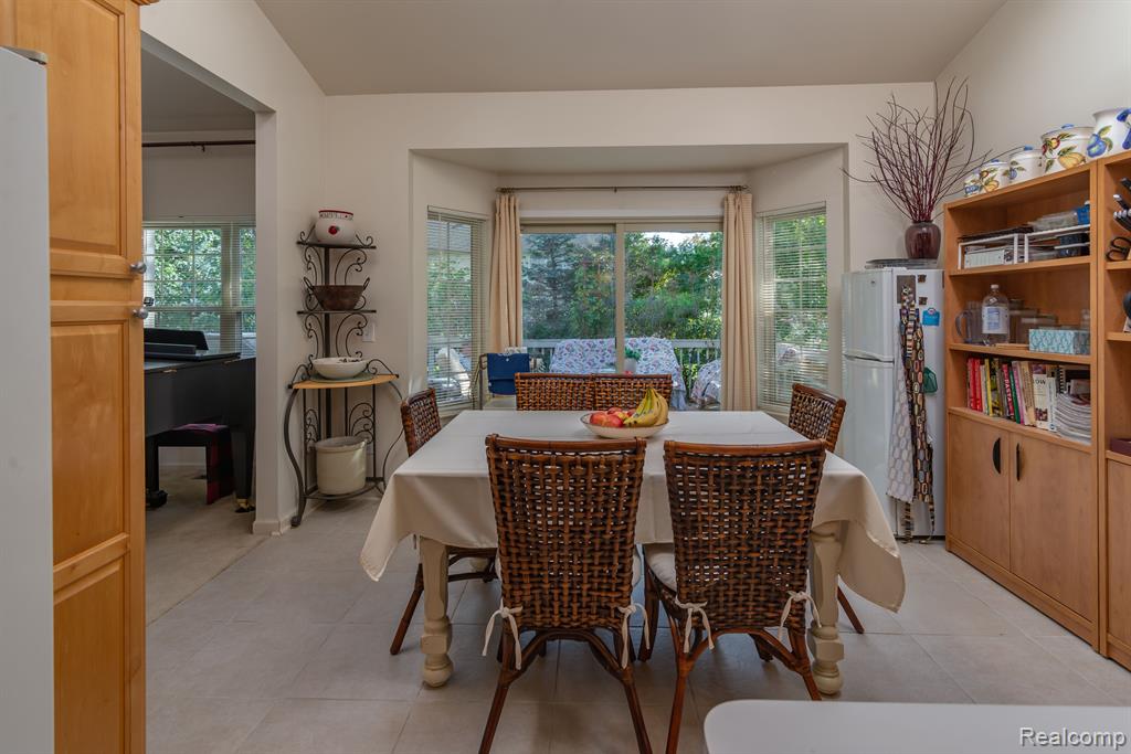 29241 Autumn Ridge Farmington Hills, MI 48334 - Photo 8 of 25