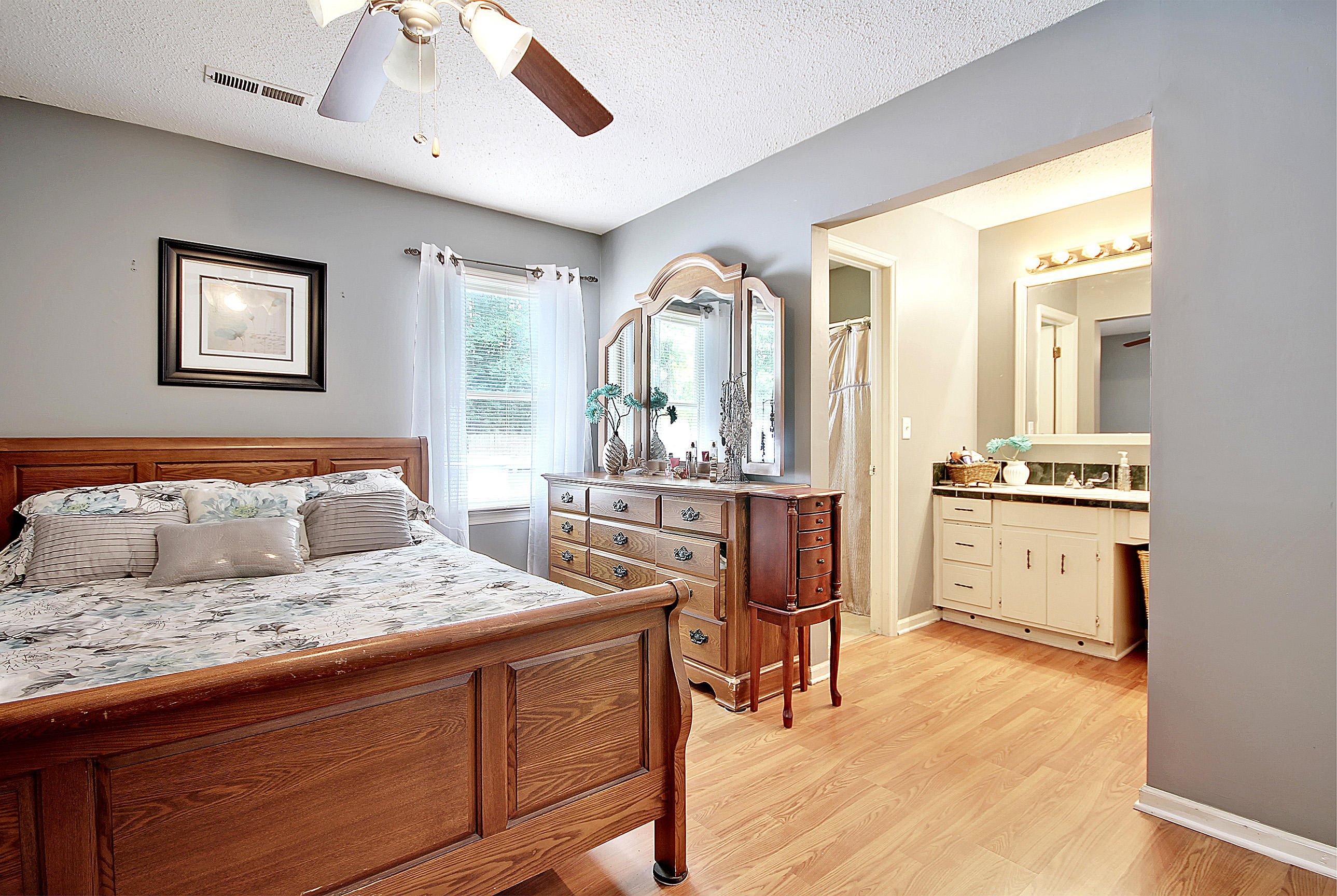 613 Longleaf Road Summerville, SC 29486 - Photo 12 of 27 558_561 copy