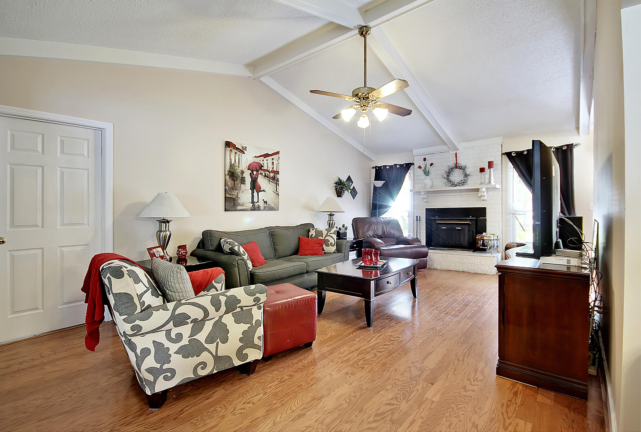 613 Longleaf Road Summerville, SC 29486 - Photo 3 of 27 596_599 copy