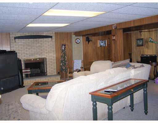 339 Ridge Avenue Monessen, PA 15062 - Photo 4 of 8 Den/Family/Great Room.