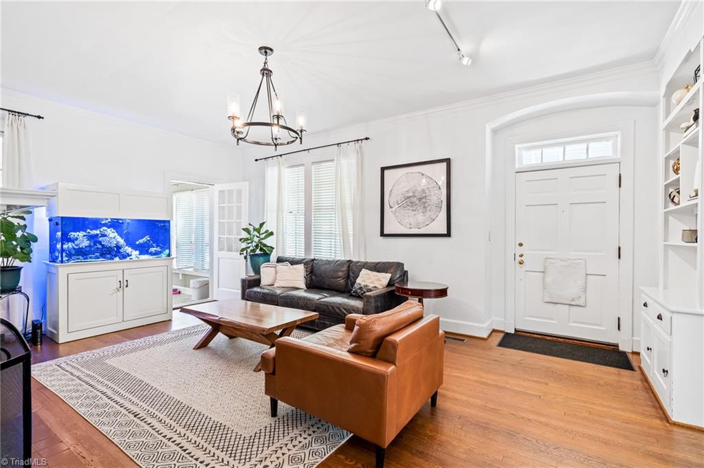 1808 Rolling Road Greensboro, NC 27403 - Photo 10 of 47 Gallery Image 10