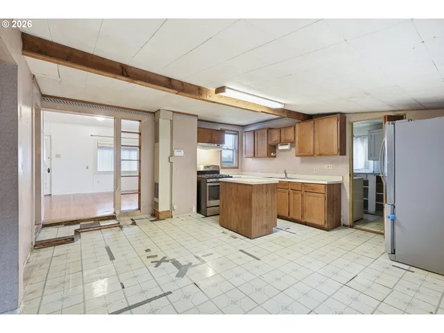 $300,000 | 414 South 2nd Street, Oregon City, OR 97045