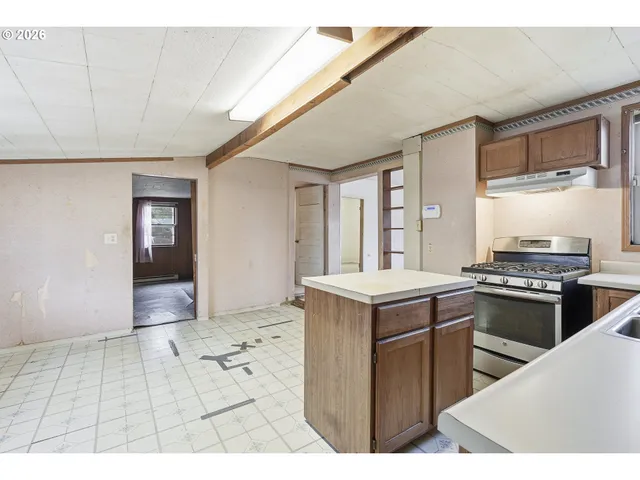 $300,000 | 414 South 2nd Street, Oregon City, OR 97045