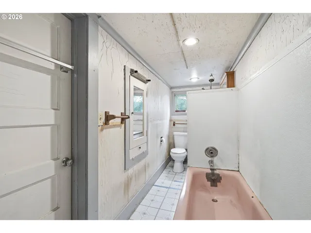 $300,000 | 414 South 2nd Street, Oregon City, OR 97045