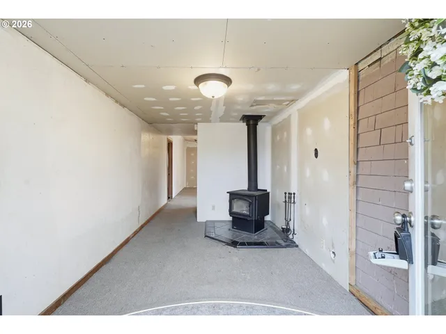 $300,000 | 414 South 2nd Street, Oregon City, OR 97045