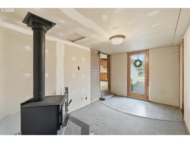 $300,000 | 414 South 2nd Street, Oregon City, OR 97045