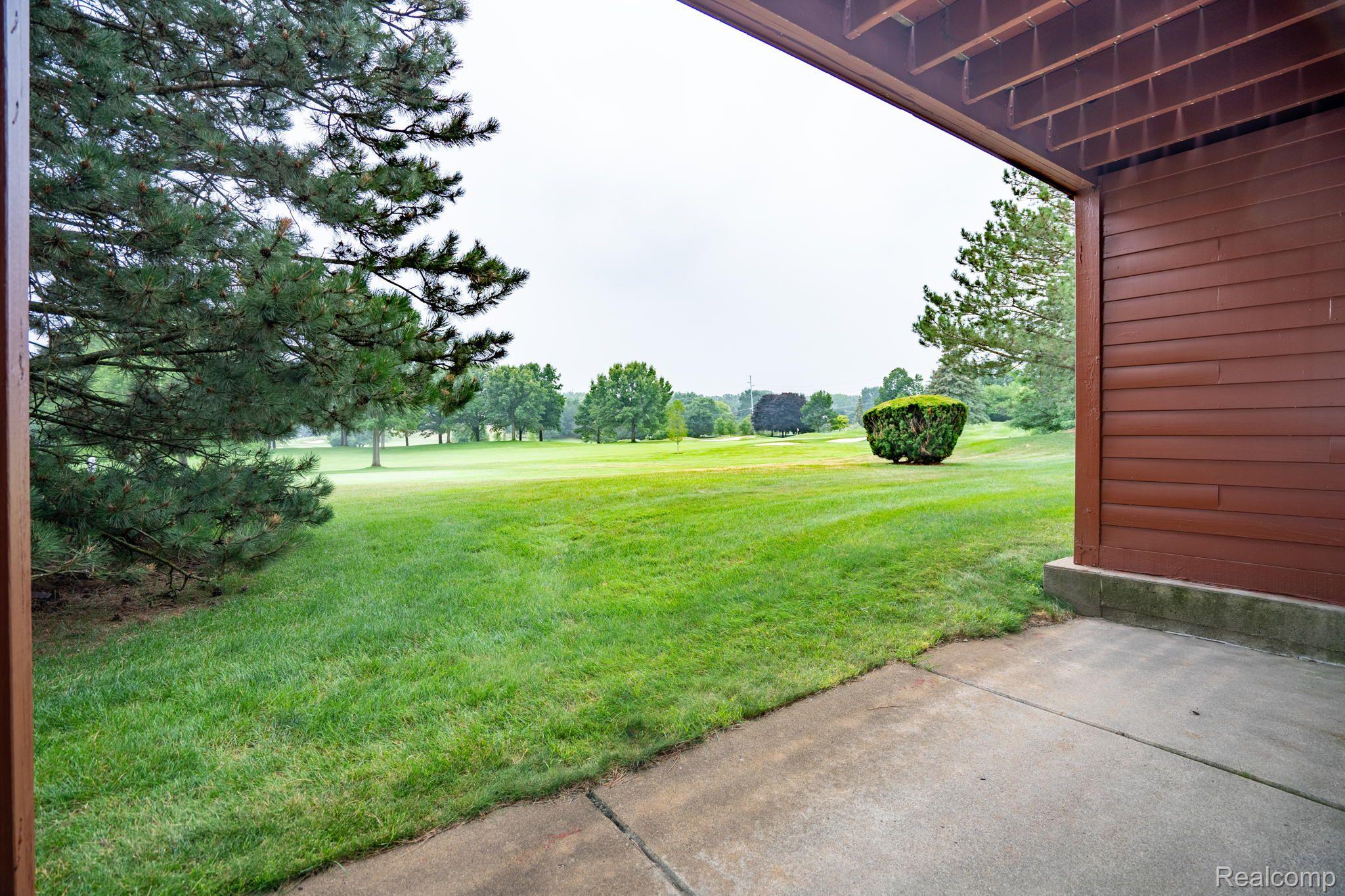 874 GreenView Court Rochester, MI 48307 - Photo 26 of 33 LOWER LEVEL PATIO