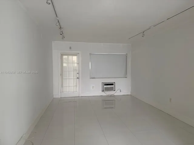 $1,700 | 825 Euclid Avenue, Unit 4, Miami Beach, FL 33139