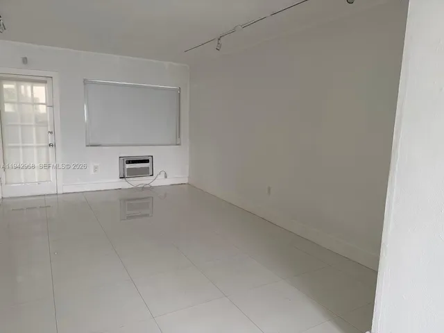 $1,700 | 825 Euclid Avenue, Unit 4, Miami Beach, FL 33139