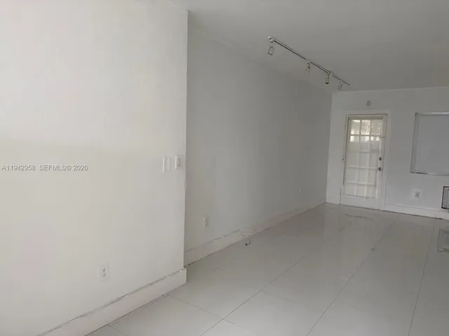 $1,700 | 825 Euclid Avenue, Unit 4, Miami Beach, FL 33139