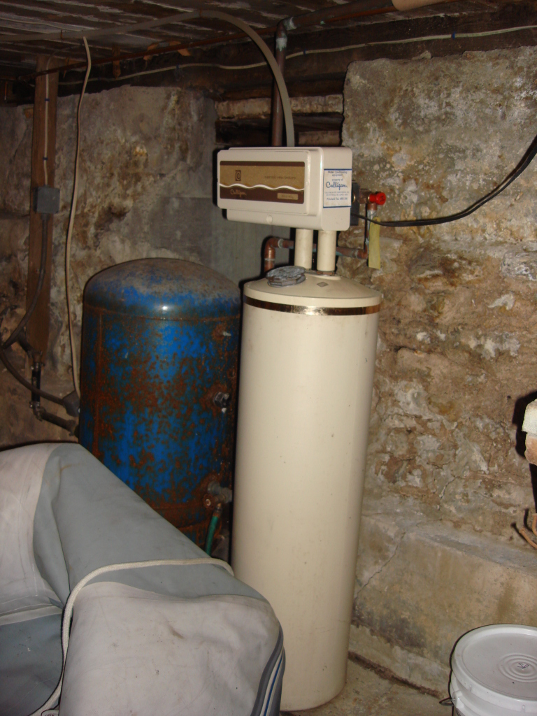 100 River Road Savoy, MA 01256 - Photo 26 of 34 Water Softener