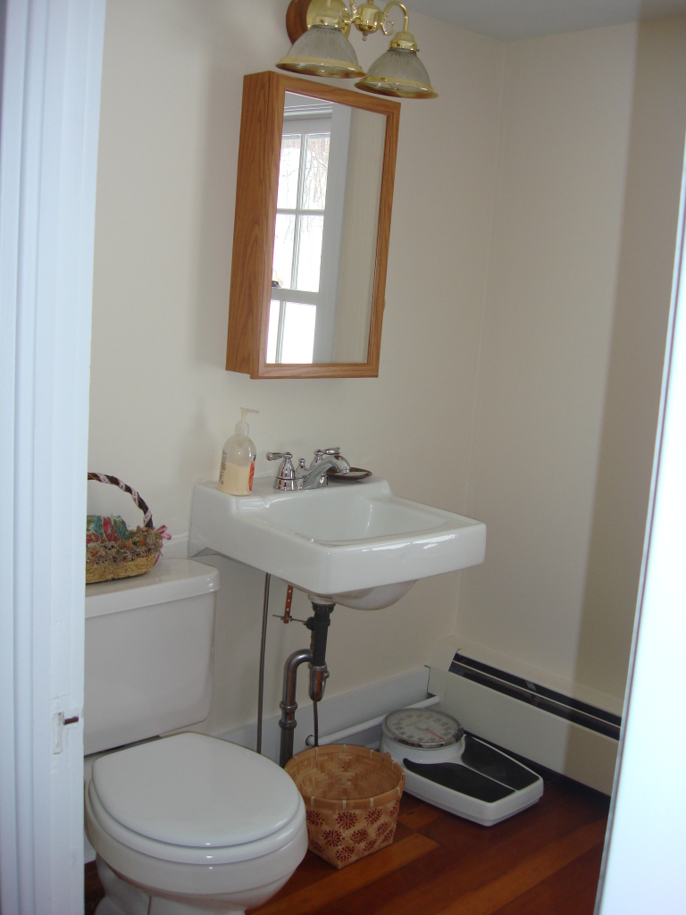 100 River Road Savoy, MA 01256 - Photo 9 of 34 2nd Floor Bath