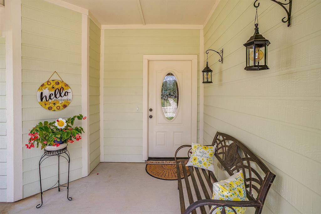 216 Lovers Path Drive Springtown, TX 76082 - Photo 2 of 31