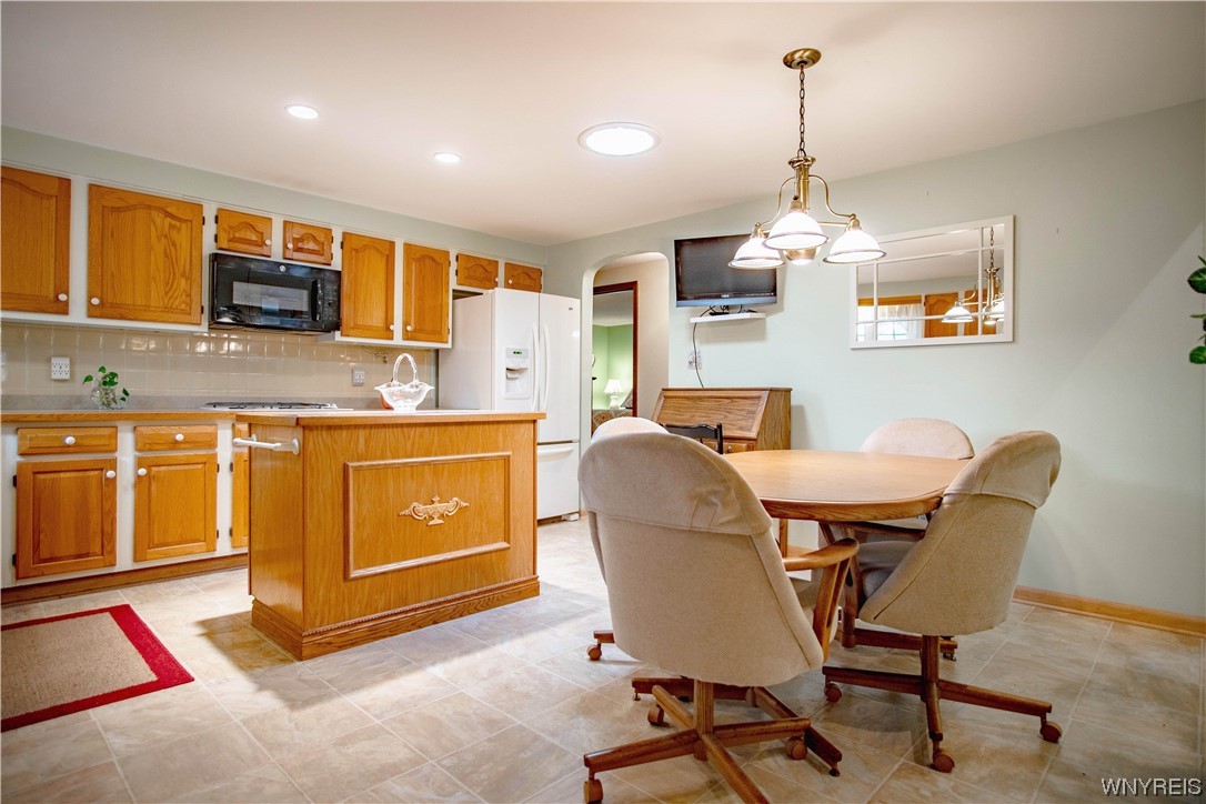 40 Old Stone Road Cheektowaga, NY 14043 - Photo 14 of 40