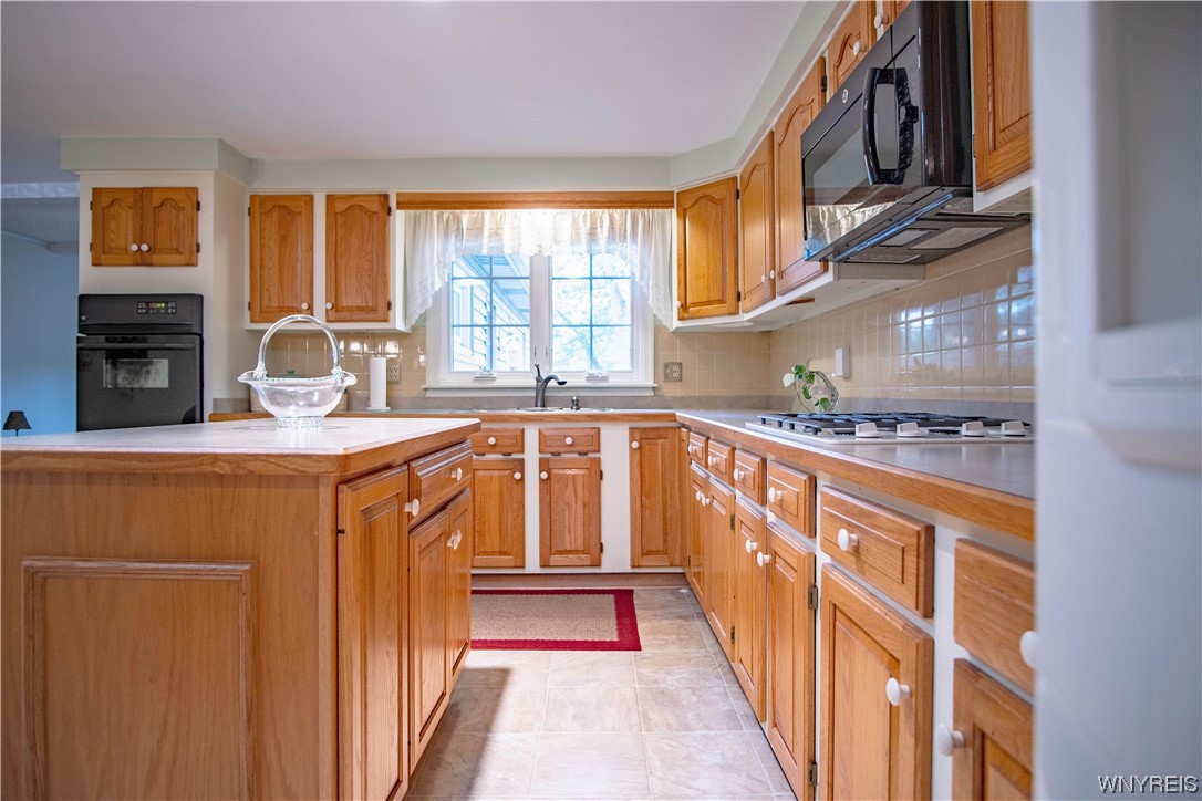 40 Old Stone Road Cheektowaga, NY 14043 - Photo 16 of 40