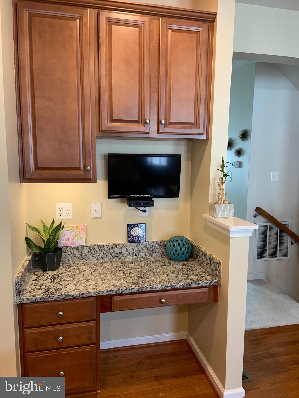 7012 Trek Way Gainesville, VA 20155 - Photo 11 of 23 Workstation Space in Kitchen