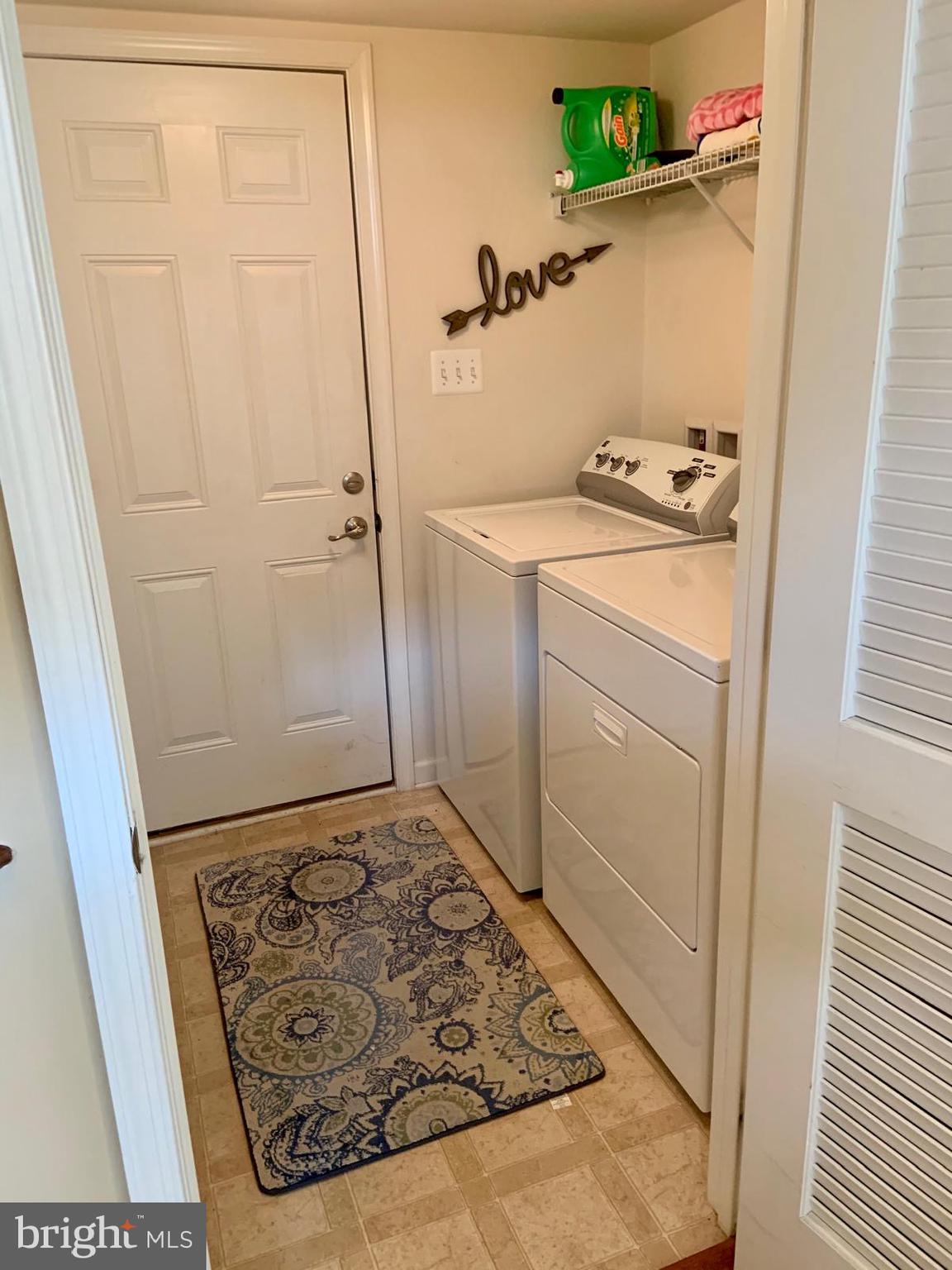 7012 Trek Way Gainesville, VA 20155 - Photo 22 of 23 Laundry Area w/ 2-car Garage entrance