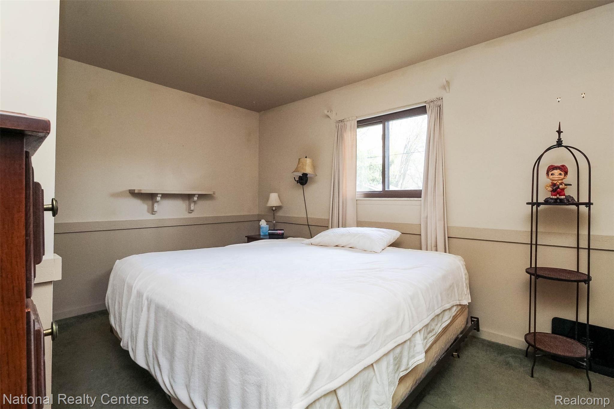 25684 Beck Road Novi, MI 48374 - Photo 16 of 36 16.jpg