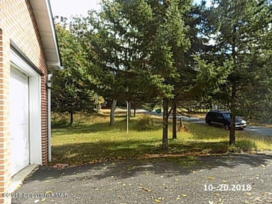 4152 Blueberry Hill Road Bushkill, PA 18324 - Photo 25 of 25 a view of a park with large trees