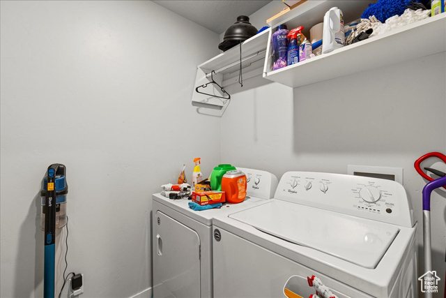 464 South Trejo Rdg Road Grantsville, UT 84029 - Photo 13 of 33 Laundry area featuring separate washer and dryer