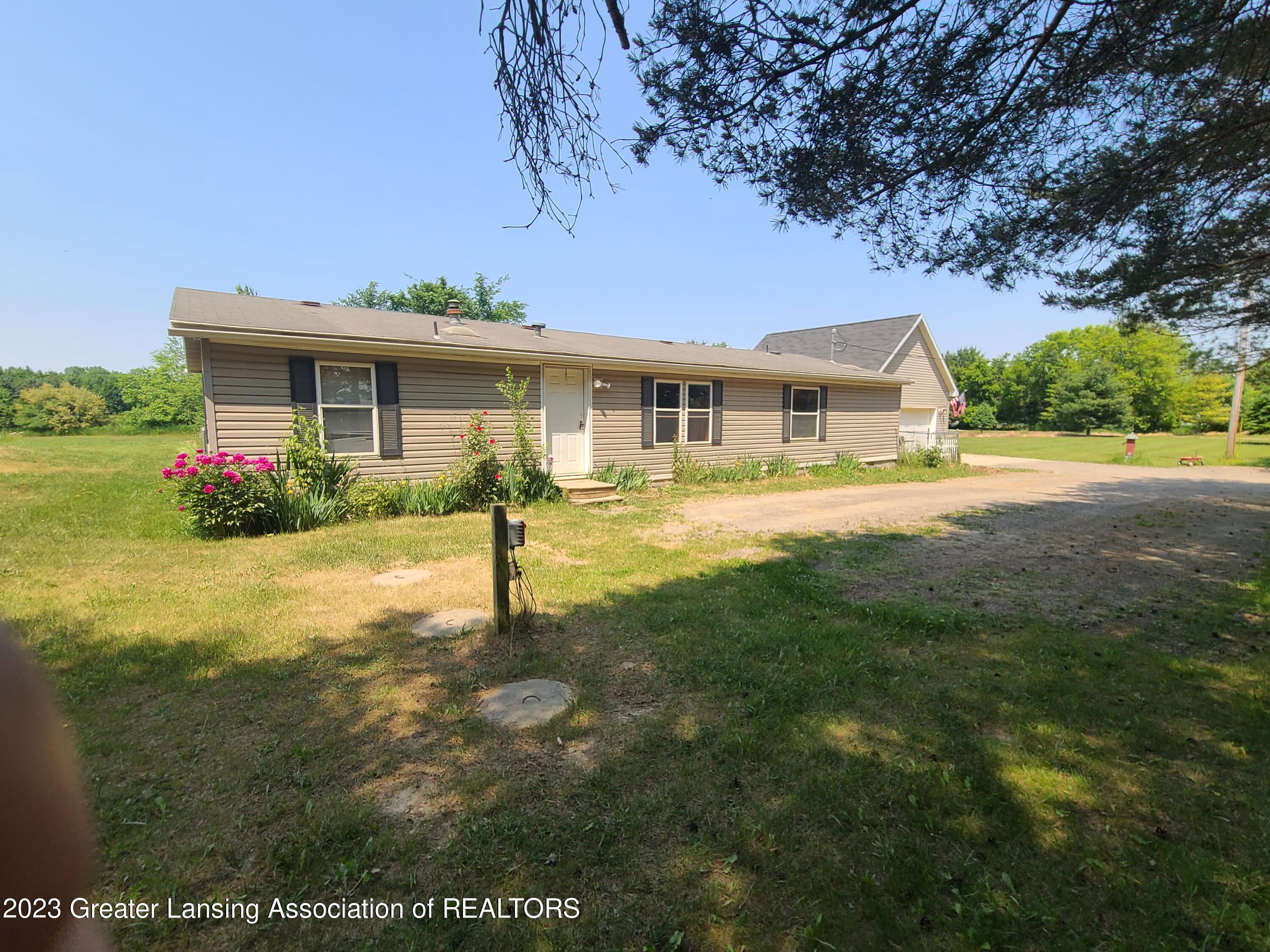 3148 Tyrrell Road Owosso, MI 48867 - Photo 1 of 10 20230607_151134
