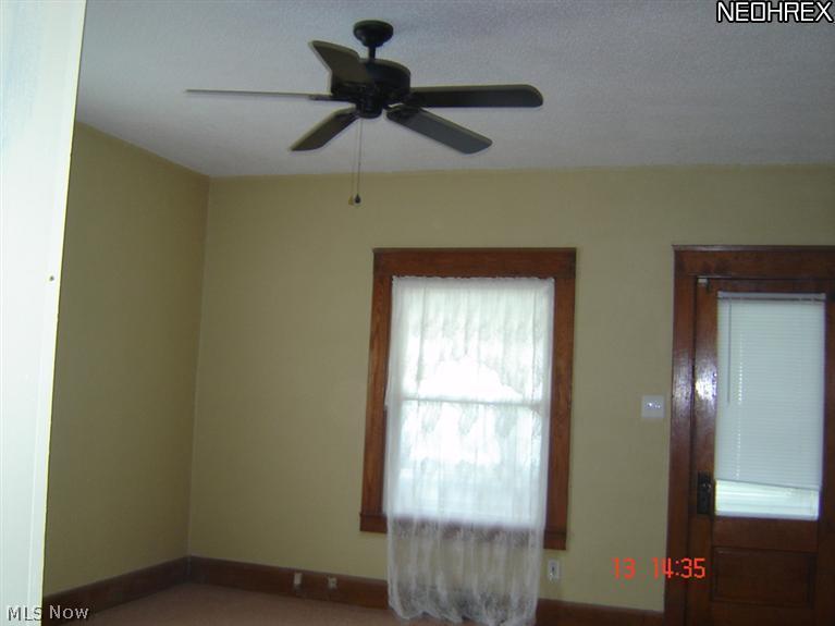 75 Perry Street Struthers, OH 44471 - Photo 2 of 9