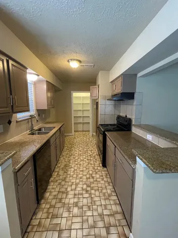 $2,000 | 10306 Twin Hills Court, Houston, TX 77031